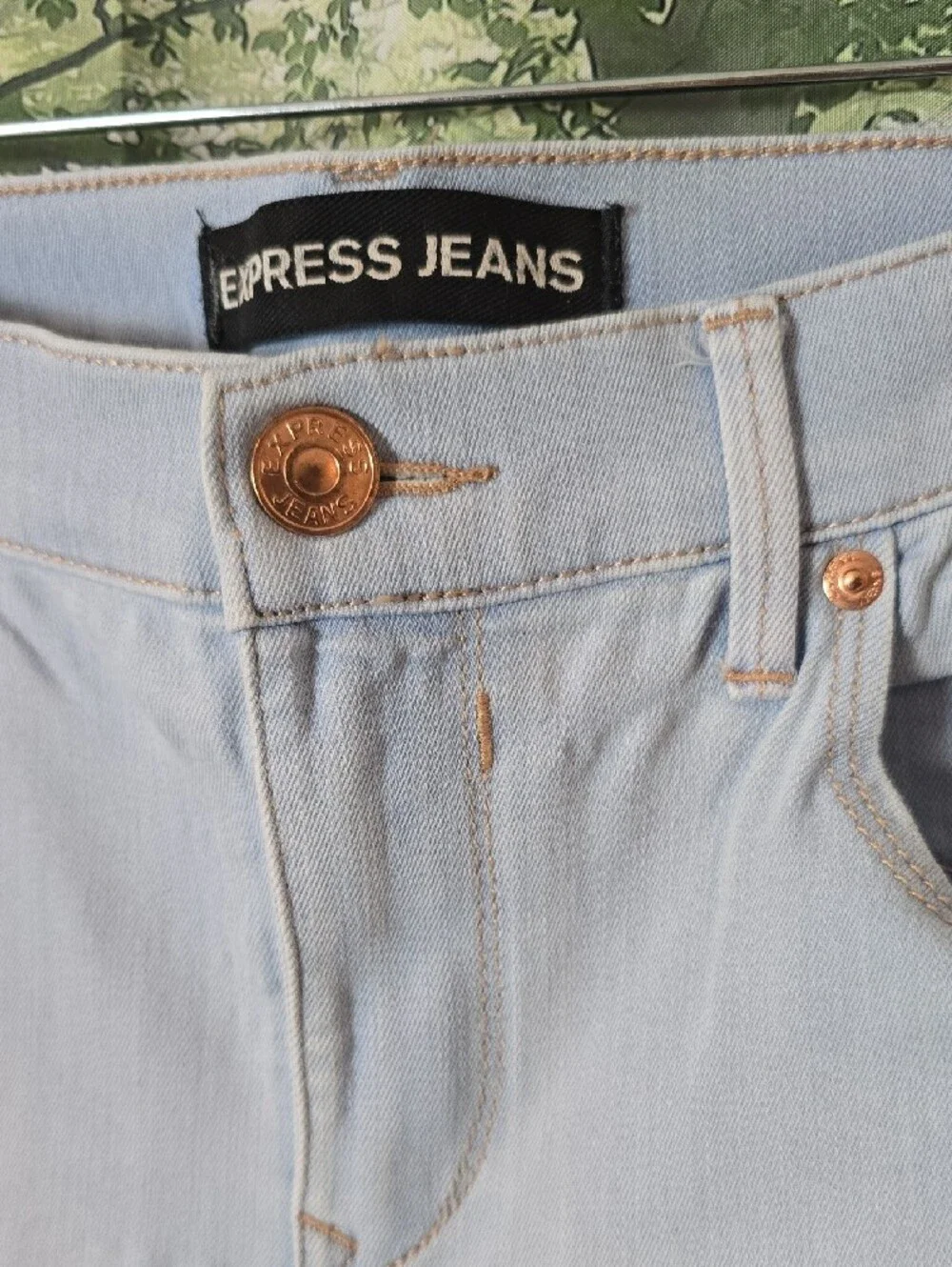 Express Men’s Light Wash Ripped Skinny Jeans